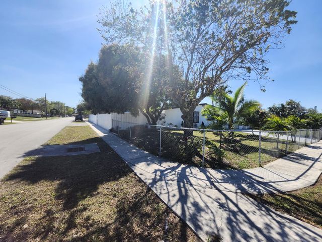 5500 SW Sw 37th Street Street, Davie, FL 33314