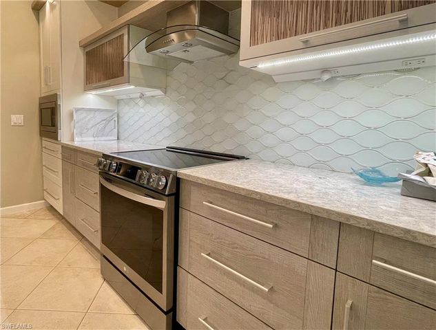 9211 Palmetto Ridge DR # 201, Estero, FL 34135