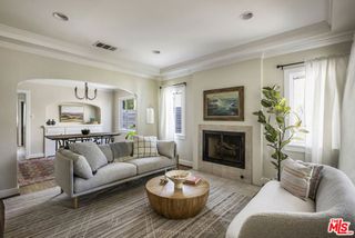 1525 Carmona Avenue, Los Angeles, CA 90019