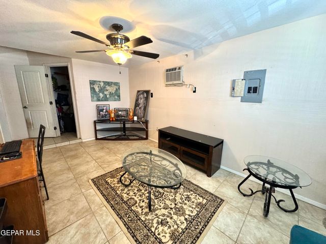 6696 Tiger Eye Drive, El Paso, TX 79924