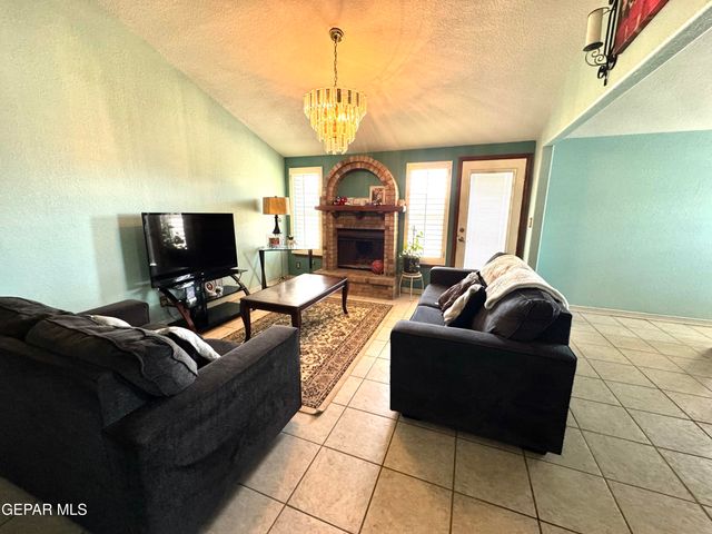 6696 Tiger Eye Drive, El Paso, TX 79924