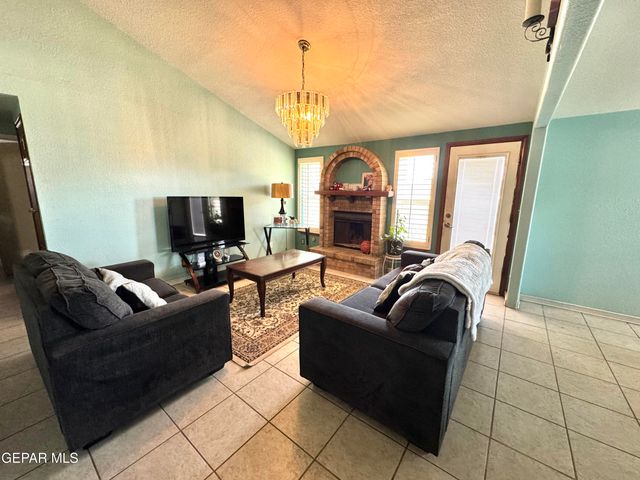 6696 Tiger Eye Drive, El Paso, TX 79924