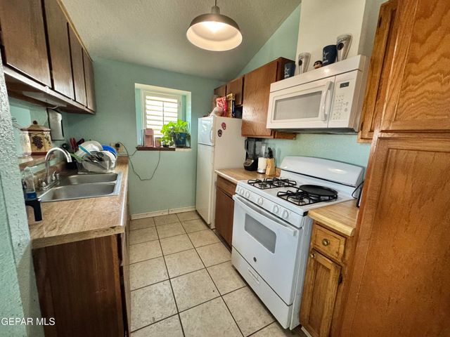 6696 Tiger Eye Drive, El Paso, TX 79924