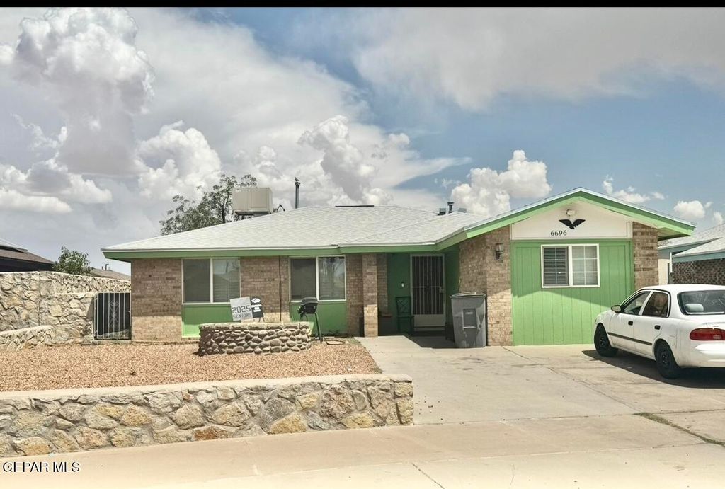 6696 Tiger Eye Drive, El Paso, TX 79924