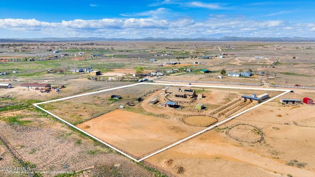 26455 N Bull Snake Road, Paulden, AZ 86334