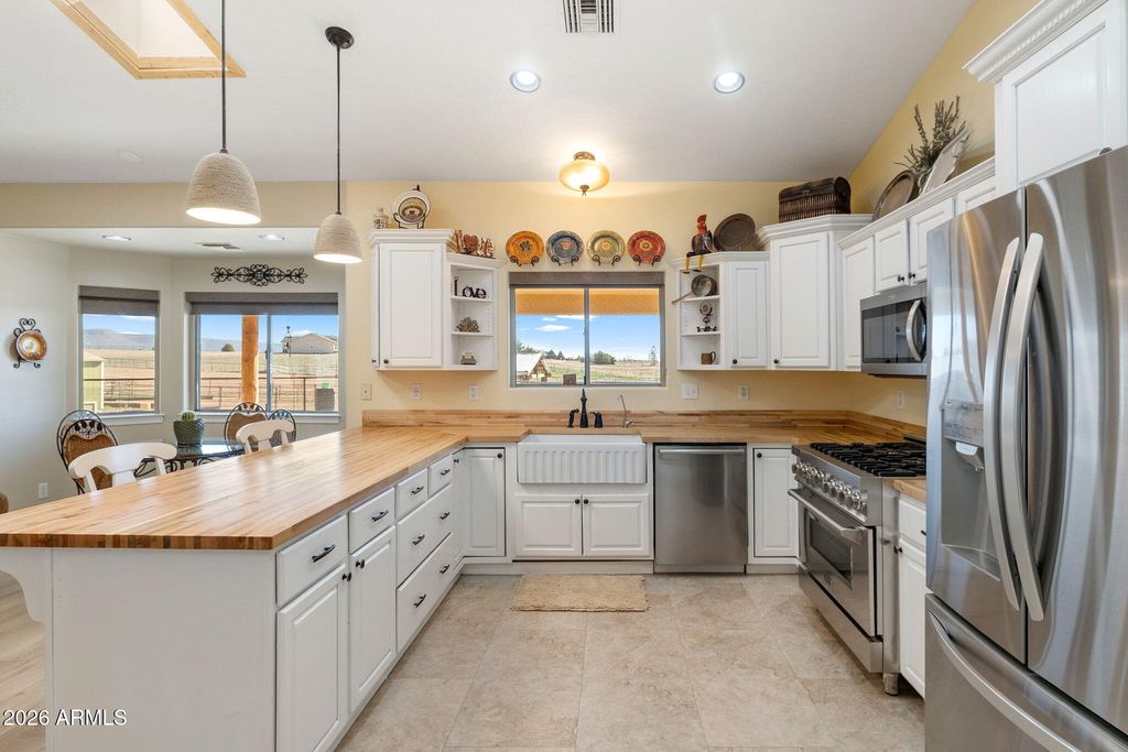 Image 11 of property listing at 26455 N Bull Snake Road, Paulden, AZ 86334