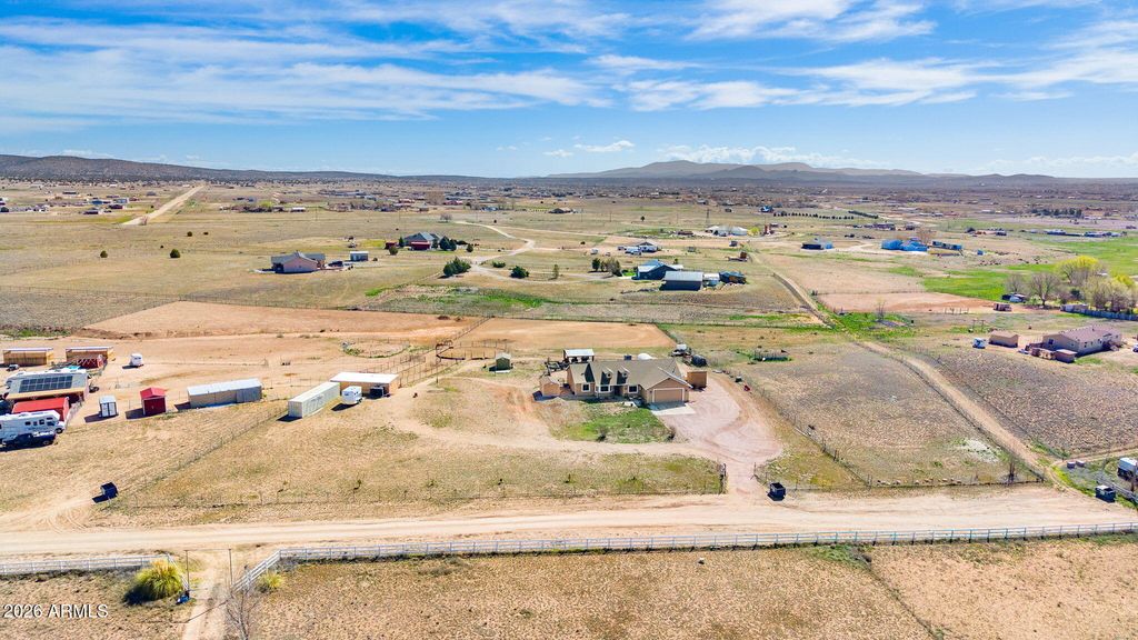 Image 38 of property listing at 26455 N Bull Snake Road, Paulden, AZ 86334