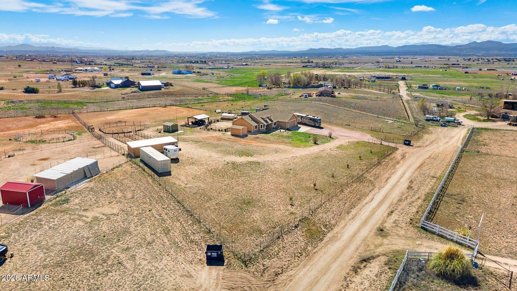 Image 39 of property listing at 26455 N Bull Snake Road, Paulden, AZ 86334