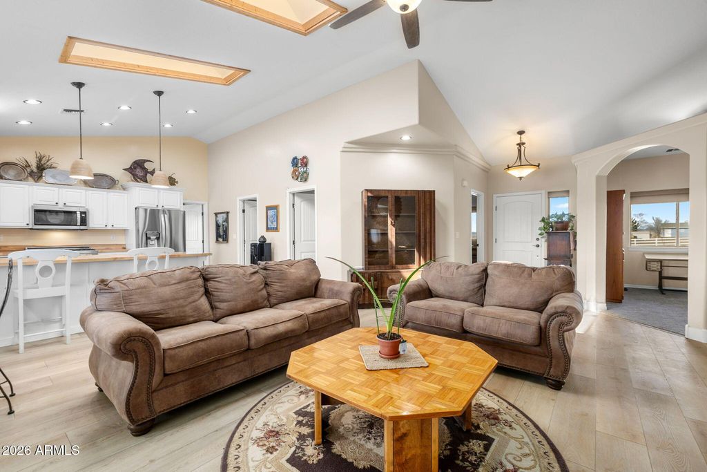 Image 7 of property listing at 26455 N Bull Snake Road, Paulden, AZ 86334