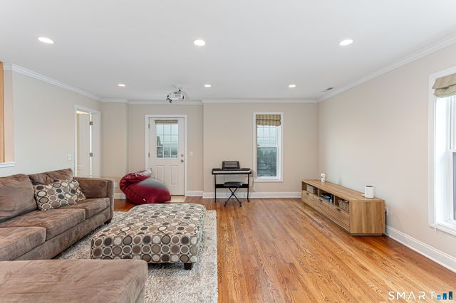 119 Seaside Avenue A, Stamford, CT 06902