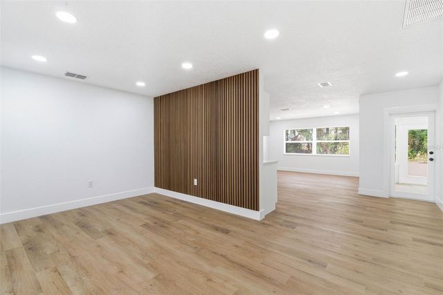 304 FOREST PARK AVENUE, Temple Terrace, FL 33617