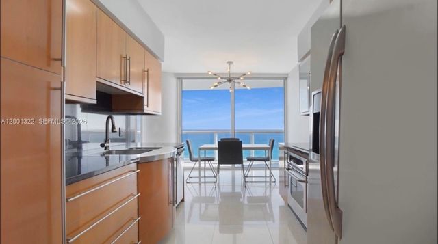 6365 Collins Ave 2702, Miami Beach, FL 33141