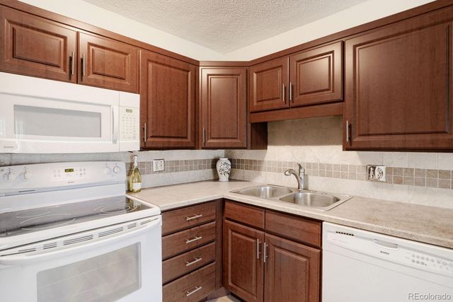 13609 E Cornell Avenue 102, Aurora, CO 80014