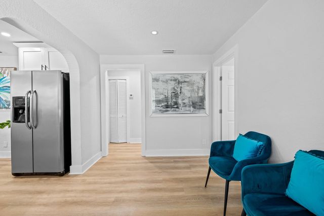 415 SE 3rd Avenue, Delray Beach, FL 33483