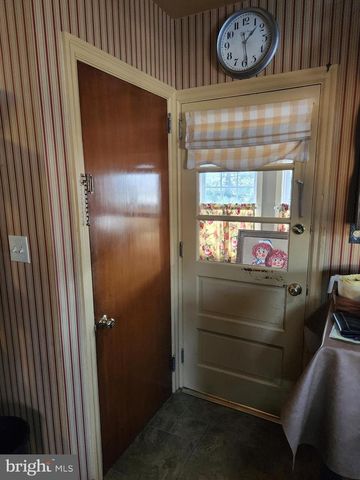 444 DONEGAL SPRINGS RD, Mount Joy, PA 17552