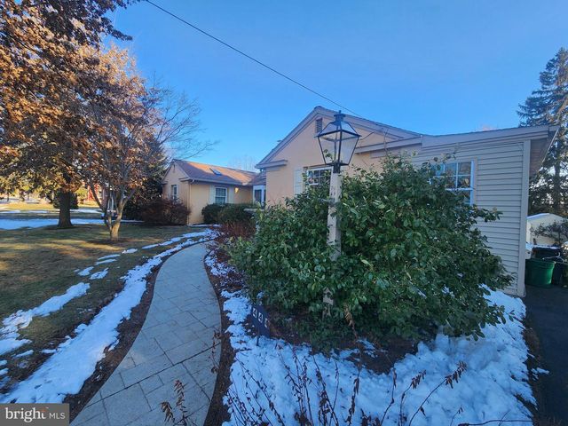 444 DONEGAL SPRINGS RD, Mount Joy, PA 17552