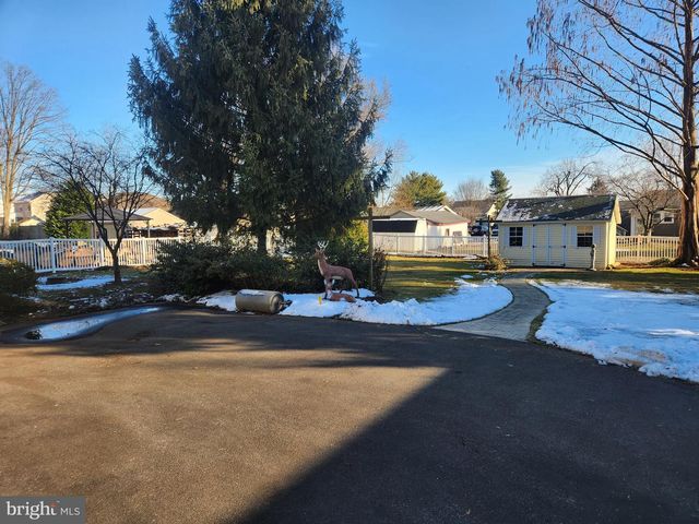 444 DONEGAL SPRINGS RD, Mount Joy, PA 17552