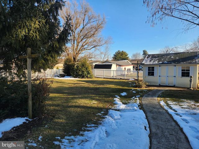 444 DONEGAL SPRINGS RD, Mount Joy, PA 17552