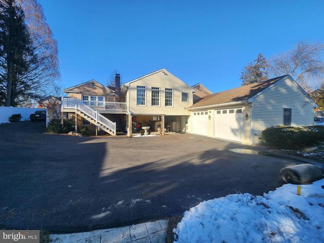 444 DONEGAL SPRINGS RD, Mount Joy, PA 17552