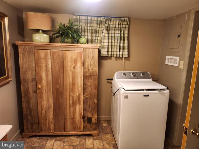 444 DONEGAL SPRINGS RD, Mount Joy, PA 17552