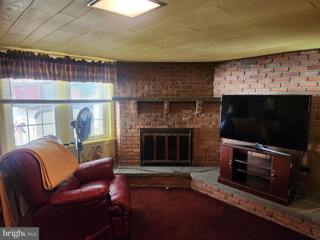 444 DONEGAL SPRINGS RD, Mount Joy, PA 17552