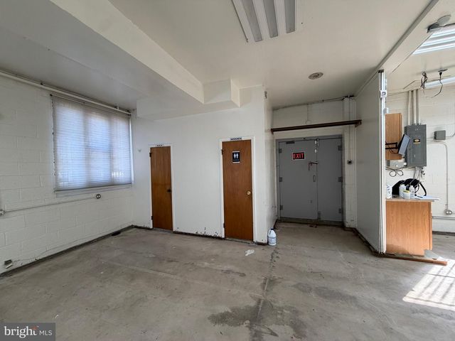 7327 EDMUND ST, Philadelphia, PA 19136
