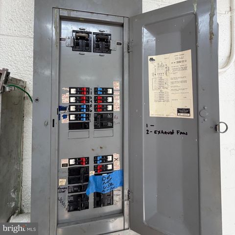 7327 EDMUND ST, Philadelphia, PA 19136