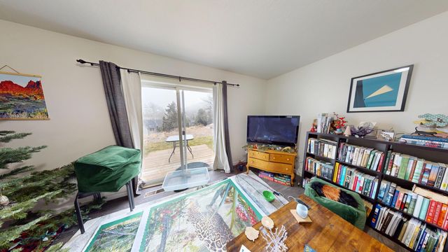 1696 NE Lotus Drive, Bend, OR 97701