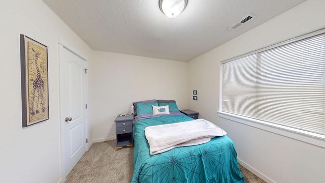 1696 NE Lotus Drive, Bend, OR 97701