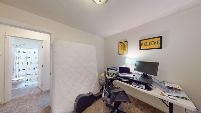 1696 NE Lotus Drive, Bend, OR 97701