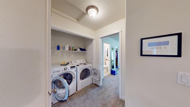 1696 NE Lotus Drive, Bend, OR 97701