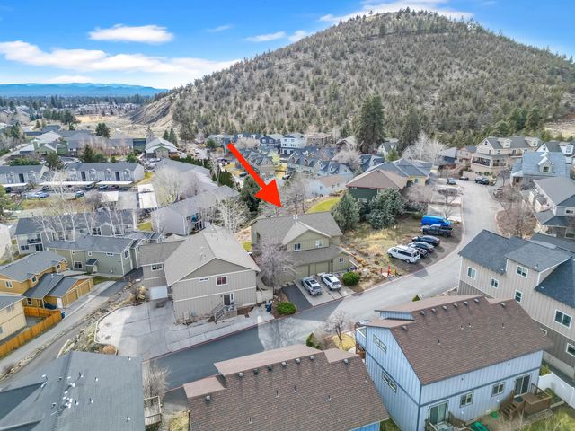 1696 NE Lotus Drive, Bend, OR 97701