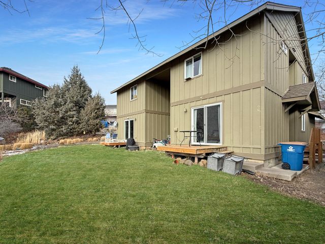 1696 NE Lotus Drive, Bend, OR 97701