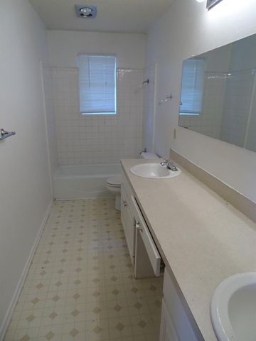 4818 66th Street, B, Lubbock, TX 79414