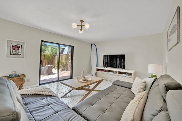 1420 Ocean Way 16a, Jupiter, FL 33477
