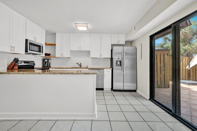 1420 Ocean Way 16a, Jupiter, FL 33477