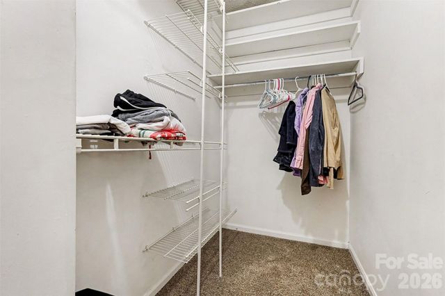 6102 Honeysuckle Lane, Charlotte, NC 28212