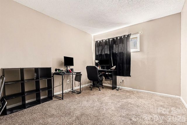 6102 Honeysuckle Lane, Charlotte, NC 28212