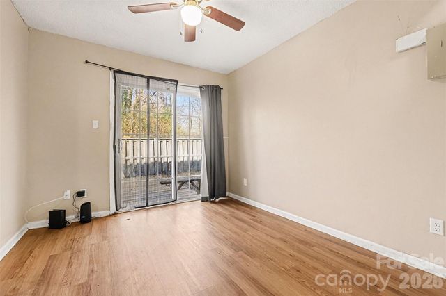 6102 Honeysuckle Lane, Charlotte, NC 28212