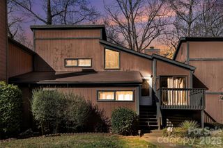 6102 Honeysuckle Lane, Charlotte, NC 28212