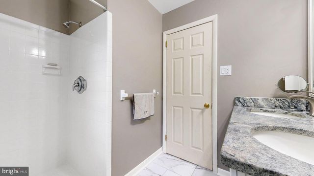 322 WALLACE DR, Newark, DE 19711