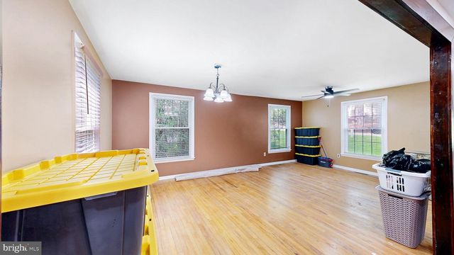 322 WALLACE DR, Newark, DE 19711