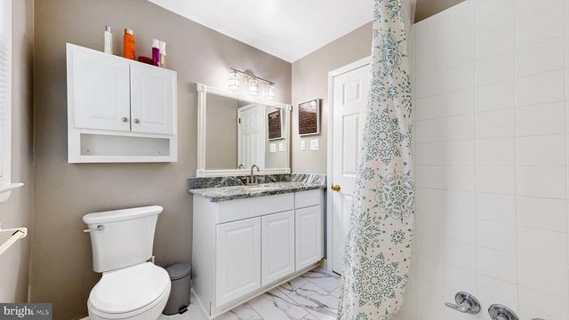 322 WALLACE DR, Newark, DE 19711