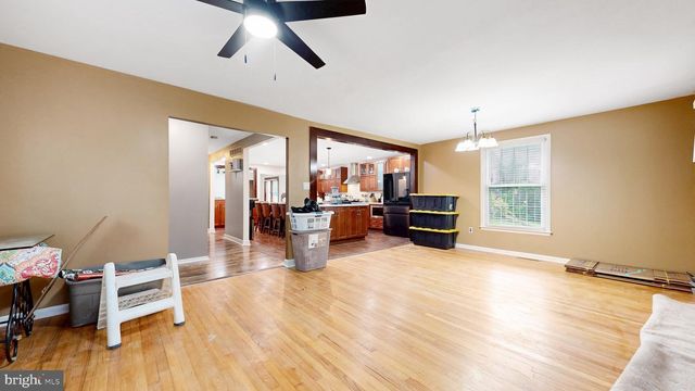 322 WALLACE DR, Newark, DE 19711