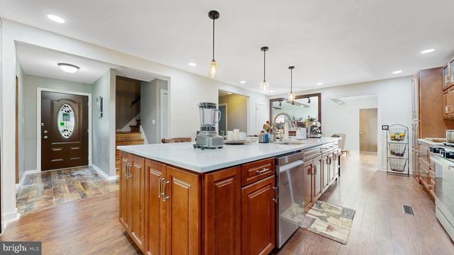 322 WALLACE DR, Newark, DE 19711