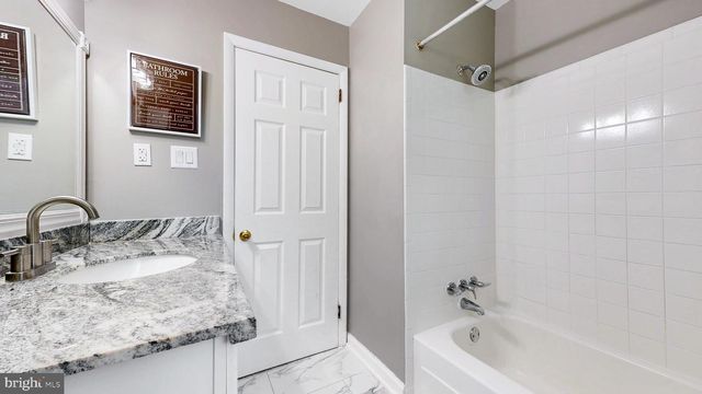 322 WALLACE DR, Newark, DE 19711