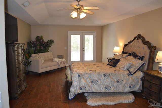 3055 Wallace Lake Rd, Pace, FL 32571