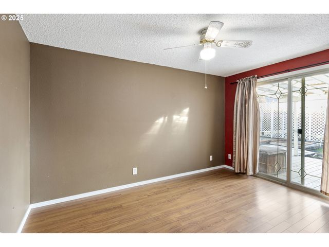 26 E 3RD St, Lowell, OR 97452