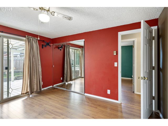 26 E 3RD St, Lowell, OR 97452