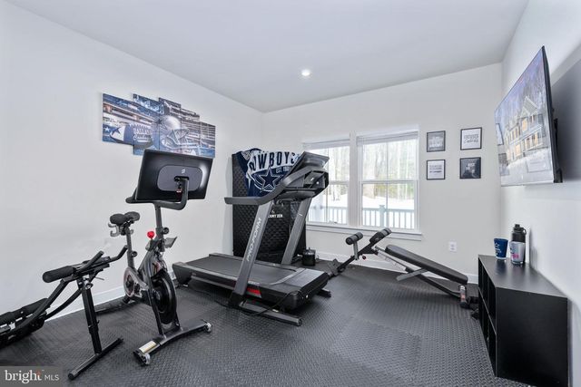 112 LAKE BLUFF CT, Fredericksburg, VA 22406